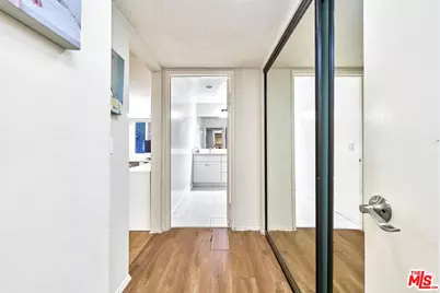 631 S Kenmore Ave #106, Los Angeles, CA 90005 - Photo 20