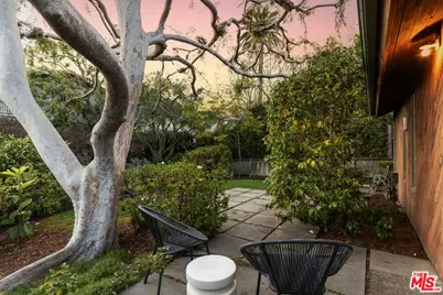 810 Nowita Pl, Venice, CA 90291 - Photo 24