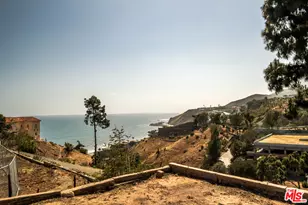 17941 Tramonto Dr, Pacific Palisades, CA 90272 - Photo 1