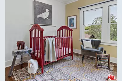 111 S Van Ness Ave, Los Angeles, CA 90004 - Photo 20