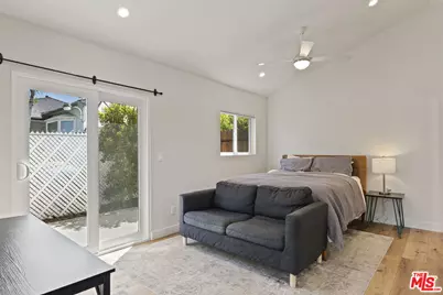 19014 Bessemer St, Tarzana, CA 91335 - Photo 6