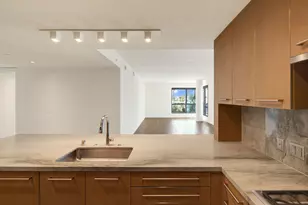 1755 Ocean Ave, Santa Monica, CA 90401 - Photo 6