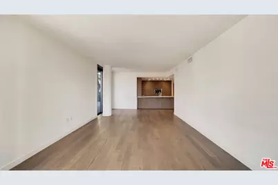 1755 Ocean Ave #303, Santa Monica, CA 90401 - Photo 14