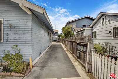 1081 Cherry Ave, Long Beach, CA 90813 - Photo 2