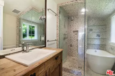 731 San Vicente Blvd, Santa Monica, CA 90402 - Photo 14