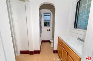 1023 S Wilton Pl, Los Angeles, CA 90019 - Photo 24