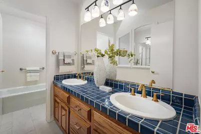 3770 Whiting Manor Ln, Glendale, CA 91208 - Photo 34