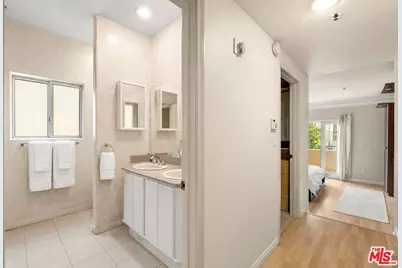 12011 Goshen Ave #102, Los Angeles, CA 90049 - Photo 10