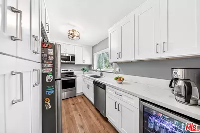 7320 Lennox Ave #F7, Van Nuys, CA 91405 - Photo 8