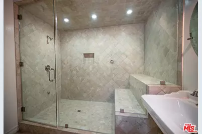 503 N Greencraig Rd, Los Angeles, CA 90049 - Photo 48