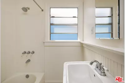 6146 Strickland Ave, Los Angeles, CA 90042 - Photo 22