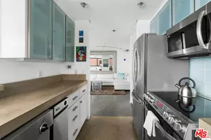 6209 Pacific Ave, Playa del Rey, CA 90293 - Photo 12