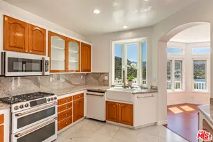 834 Ravensbury St, Lake Sherwood, CA 91361 - Photo 24