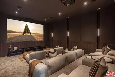 1307 N Doheny Dr, Los Angeles, CA 90069 - Photo 24