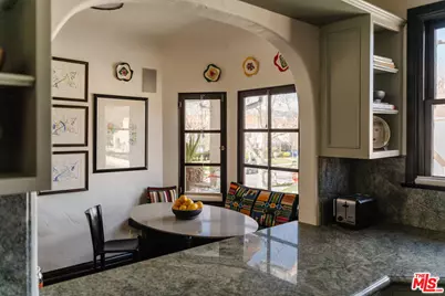 200 S Mansfield Ave, Los Angeles, CA 90036 - Photo 8
