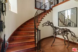 200 S Mansfield Ave, Los Angeles, CA 90036 - Photo 4