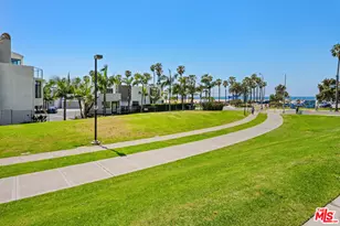 2960 Neilson Wy, Santa Monica, CA 90405 - Photo 30