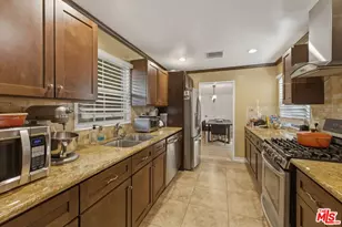 5208 Woodman Ave, Sherman Oaks, CA 91401 - Photo 20