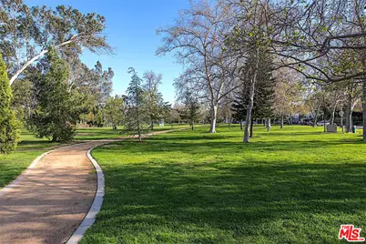 11593 Kling St, Valley Village, CA 91602 - Photo 64