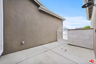 9223 Manor Glen Ln, Shafter, CA 93263 - Photo 4