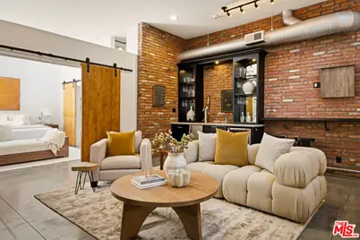 630 Rose Ave #5, Venice, CA 90291 - Photo 2
