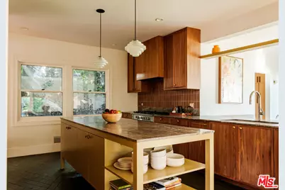 2510 10th Ave, Los Angeles, CA 90018 - Photo 20