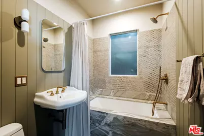 2510 10th Ave, Los Angeles, CA 90018 - Photo 34