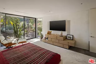 1087 Moraga Dr, Los Angeles, CA 90049 - Photo 16