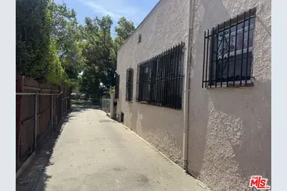 1737 W 37th Dr, Los Angeles, CA 90018 - Photo 4