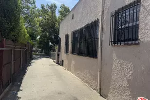 1737 W 37th Dr, Los Angeles, CA 90018 - Photo 4