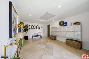 725 S Barrington Ave, Los Angeles, CA 90049 - Photo 30