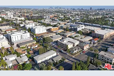 5836 Lexington Ave, Los Angeles, CA 90038 - Photo 12