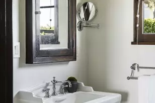 216 Notteargenta Rd, Pacific Palisades, CA 90272 - Photo 46