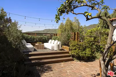 216 Notteargenta Rd, Pacific Palisades, CA 90272 - Photo 6