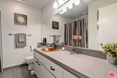 906 N Doheny Dr #221, West Hollywood, CA 90069 - Photo 22