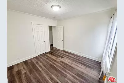 1700 W 60th St, Los Angeles, CA 90047 - Photo 12