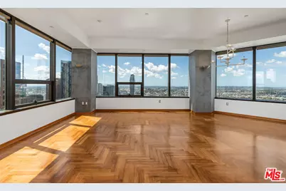 1100 Wilshire Blvd #2911, Los Angeles, CA 90017 - Photo 2