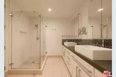 928 N Croft Ave #201, Los Angeles, CA 90069 - Photo 8