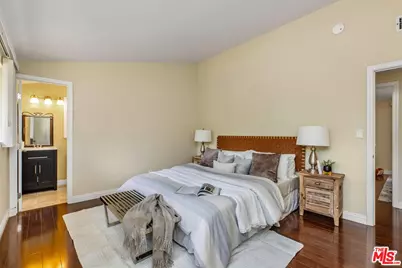 20411 Hatteras St, Woodland Hills, CA 91367 - Photo 12