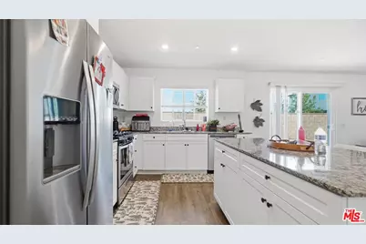 1428 Wild Prairie Way, Hemet, CA 92543 - Photo 10