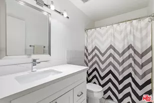 15155 Sherman Way, Van Nuys, CA 91405 - Photo 12