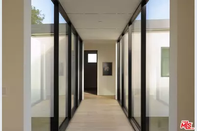 5208 Sanchez Dr, Los Angeles, CA 90008 - Photo 24
