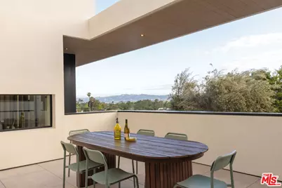 5208 Sanchez Dr, Los Angeles, CA 90008 - Photo 20