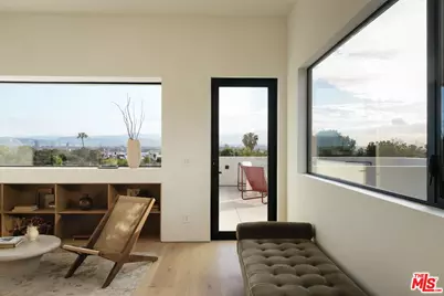5208 Sanchez Dr, Los Angeles, CA 90008 - Photo 26