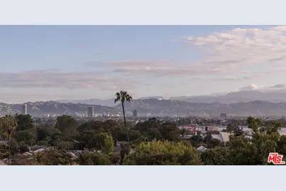 5208 Sanchez Dr, Los Angeles, CA 90008 - Photo 46