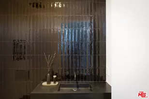 5208 Sanchez Dr, Los Angeles, CA 90008 - Photo 44