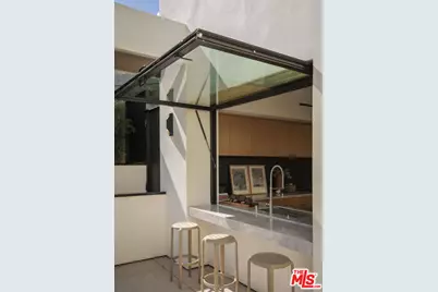 5208 Sanchez Dr, Los Angeles, CA 90008 - Photo 18