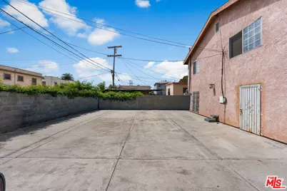 602 W 40th Pl, Los Angeles, CA 90037 - Photo 26