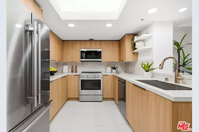 13700 Marina Pointe Dr #511, Marina del Rey, CA 90292 - Photo 2