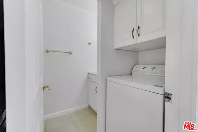 18316 Hatteras St #21, Tarzana, CA 91356 - Photo 6